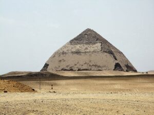 https://talestavern.com/wp-content/uploads/2026/06/Bent_Pyramid_曲折金字塔_-_panoramio.jpg
